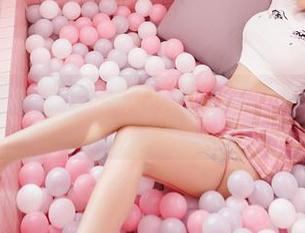 Feilin嗲囡囡 – 私拍视角下的施忆佳KITTY：可爱其实就是随手一拍