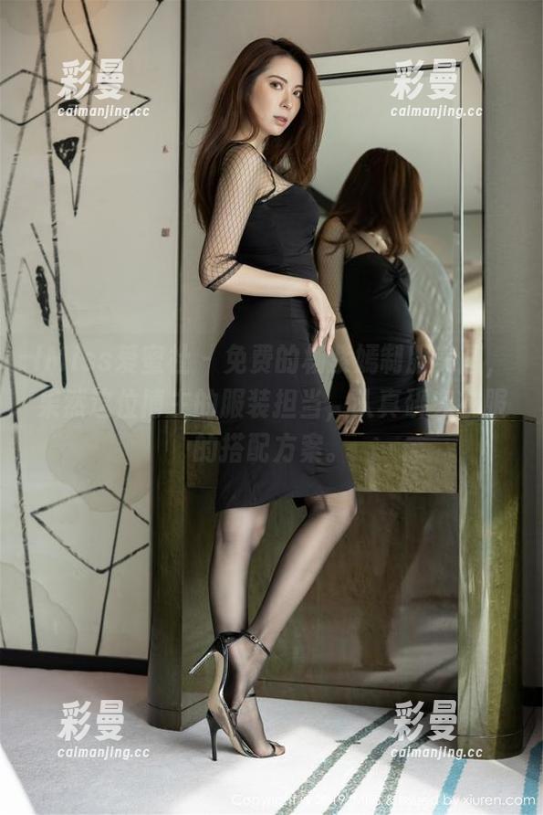 IMiss爱蜜社 - 免费的杨紫嫣制服美图，果然这位博主的服装担当，认真研究衣服的搭配方案。