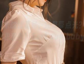 Leah梓未的比基尼，还是带点光？无圣光图包来啦！Surf’sup,baby!