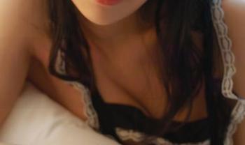 MFStar模范学院 – 资源到位，董林越裸足展现无与伦比的随性气息！