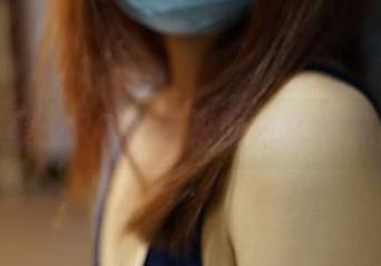 私房小聚:ROSI带来的白色丝袜献上!