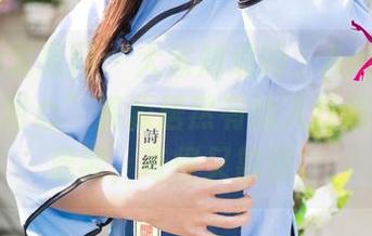 UGirls尤果网 – 大家知道吗，Angela楚楚的“甜心”资源居然有给人打甜蜜嗝的潜能，奇怪又靠谱。