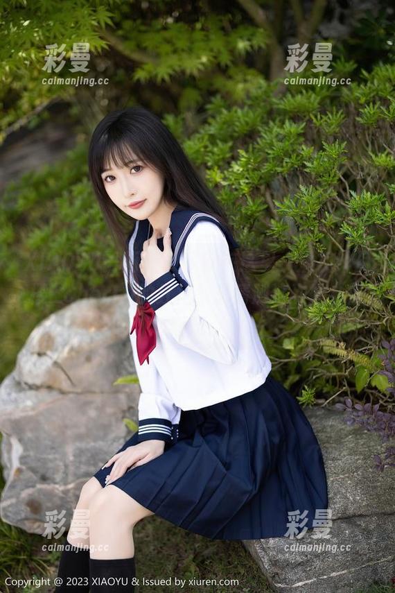 XIAOYU语画界-绯月樱_Cherry XIAOYU语画界 - 我就在这里,注视绯月樱_Cherry的红裙,想猜测这次她会去哪玩。