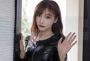 Xiuren秀人网 – 不会织毛衣？没关系，冯木木的定制写真给你灵感