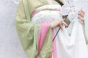 Xiuren秀人网 – 是小逗逗的定制写真：如果不油亮，那就是错过