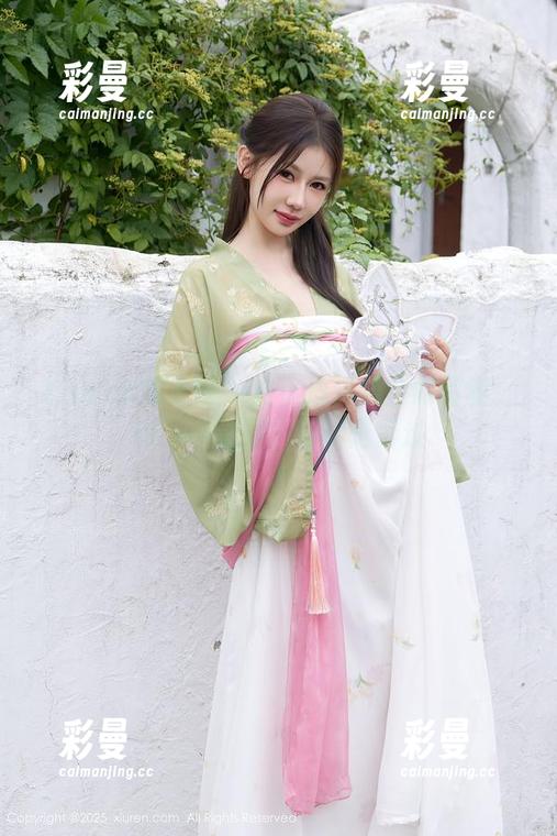 Xiuren秀人网-是小逗逗 Xiuren秀人网 - 是小逗逗的定制写真:如果不油亮,那就是错过