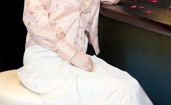 Xiuren秀人网 – 写真中的迷惑行为，王婉悠Queen与她的“学妹”攻略