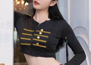 Xiuren秀人网 – 礼服之美，套图之迷——薇薇酱的选择或许让我感到一丝心虚