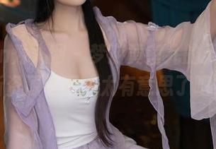 Xiuren秀人网 – 梦游黄密儿的天台，全新资源套图，太有意思了吧？