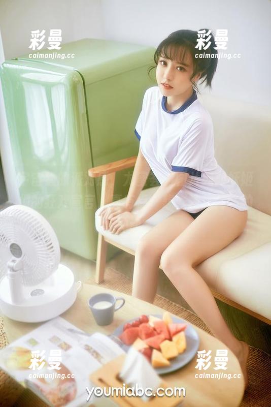 宇宙级的派对感，尤蜜荟的图片宛如妖姬们的狂欢宣言，真有点‘想去凑热闹’的冲动。