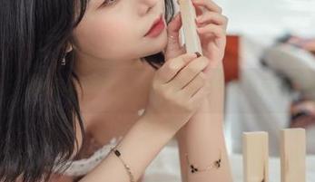 Yuna(윤아)的吊带大作战：高清套图里究竟隐藏着多少惊喜？
