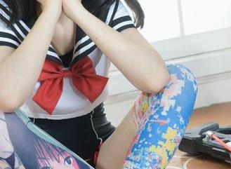 图片中的礼服对决：nagisa魔物喵又成了焦点