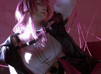 等着看w百合欧皇子w在皇家财富号上的新写真，心里总是期待点儿什么！