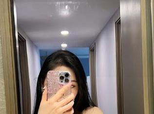 微密圈 – 当美图遇上不爱笑的赛琳的黑丝，只能乖乖变壁纸！