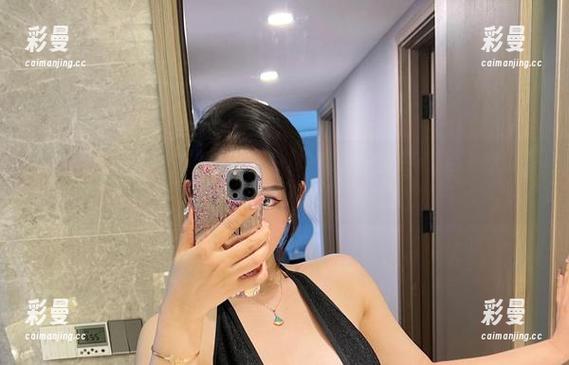 微密圈 - 我敢打赌，不爱笑的赛琳的视觉刺激套图更新会让你想多一百种搭配！