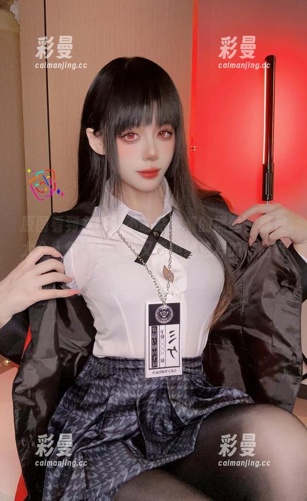 原图看到九言从不咕咕穿着的黑丝，真是太令人惊喜了，谁又能拒绝这样的作品呢？