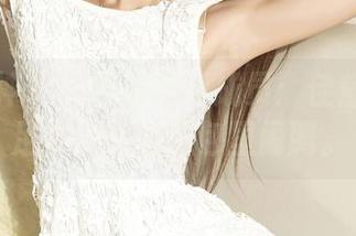 克拉女神 – 电竞战队新成员:佳莹的红润足底在高清图包里闹腾。