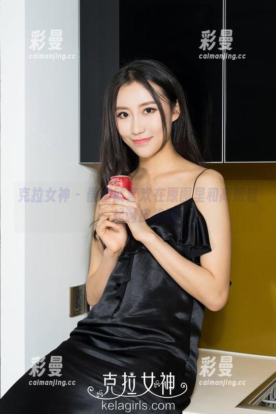 克拉女神-僮僮 克拉女神 - 僮僮就喜欢在原图里和高跟鞋一起调皮捣蛋