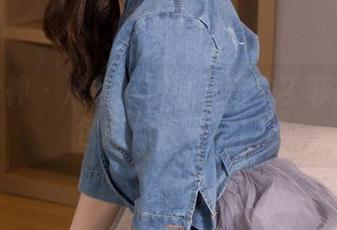 克拉女神 – 准备好被妹子击中？菲菲的图包等你来下载！