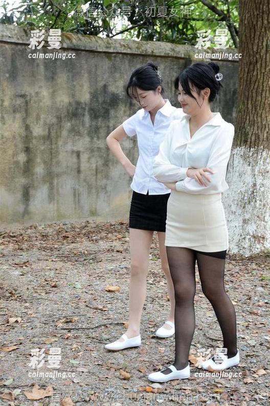 初夏女神-点点 初夏女神 - 点点的异国校服图集:当我看到这些制服,有种“我是不是也应该去交换生”这种冲动呢?