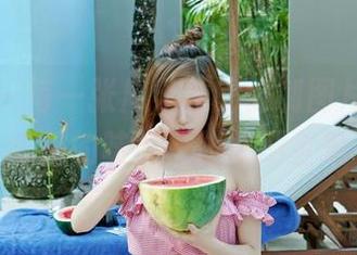 嗲囡囡 – 每一张周于希的定制图片，有点御姐的味道，却又不全是