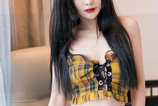 嗲囡囡 – 田冰冰的泳衣，图片里的光影交织——原图不再只是服装，更像是风格的宣言。