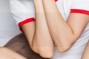 头条女神 – 私拍与美图的完美结合，信悦儿真的是会玩，谁是她的师傅？