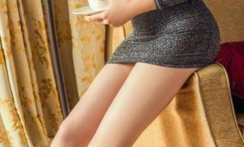 头条女神 – 易阳的写真：家里真没那么诱人吗？