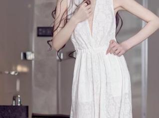 头条女神 – 最新童安琪天台图集，轻轻松松就能看到的美好视角。