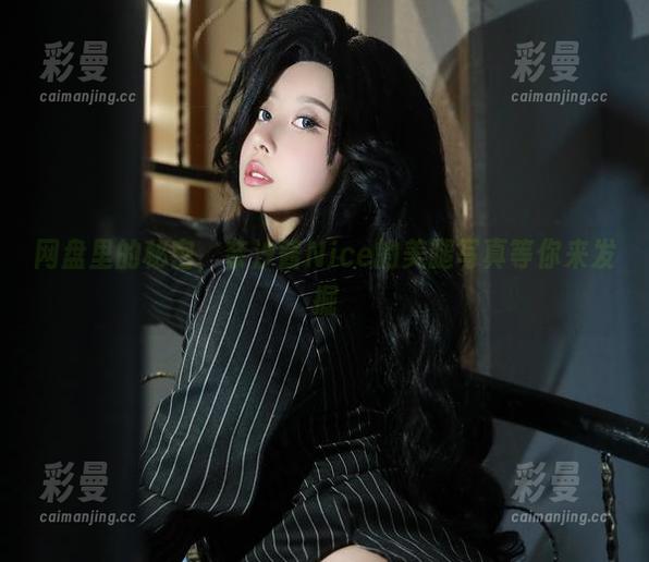 网盘里的秘密，奈汐酱Nice的美腿写真等你来发掘