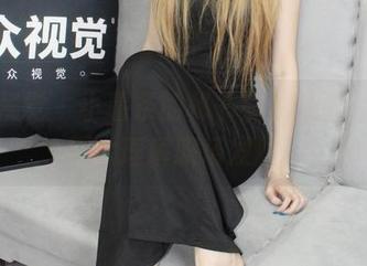 小众视觉 – 小薯条的秘书照片集锦,还是不太理解职场发展…