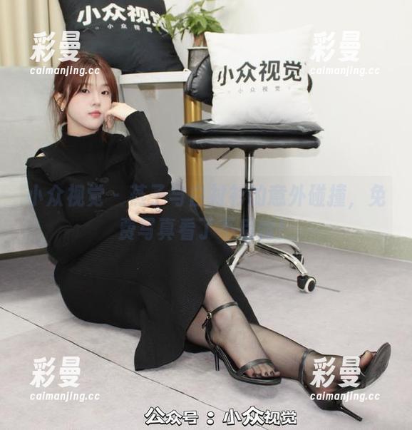 小众视觉-燕子 小众视觉 - 燕子与白衬衫的意外碰撞,免费写真看了不后悔!