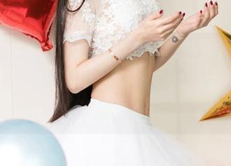 尤果网 – 看这氛围！夏倪可ella的最新校园写真，心中不由得感叹这也是一种美的可能吧。