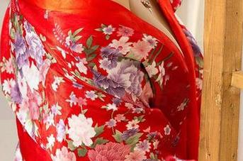 尤果网 – 小桃子闪亮登场，免费带你浏览她的和服美图合集～