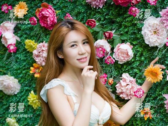 尤物馆 - 最新照片：孟狐狸FoxYini御姐的超模气场是要炸裂了？