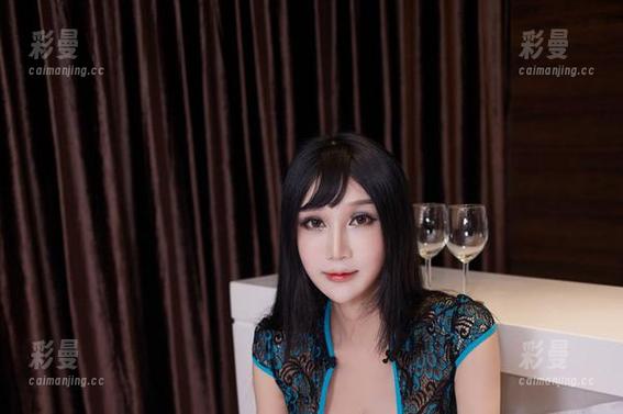尤物馆 - 陆萱萱Cecilia的福利写真，礼服竟然可以透出这种感觉？