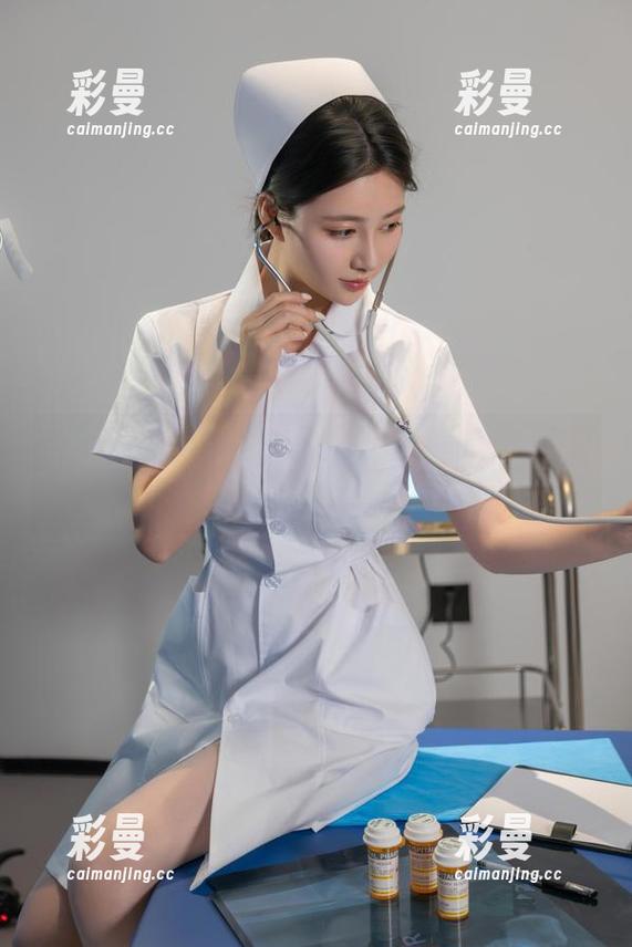 年年Nnian 年年Nnian白裙,图片下载来一套,把夏天搬进你的手机里吧!