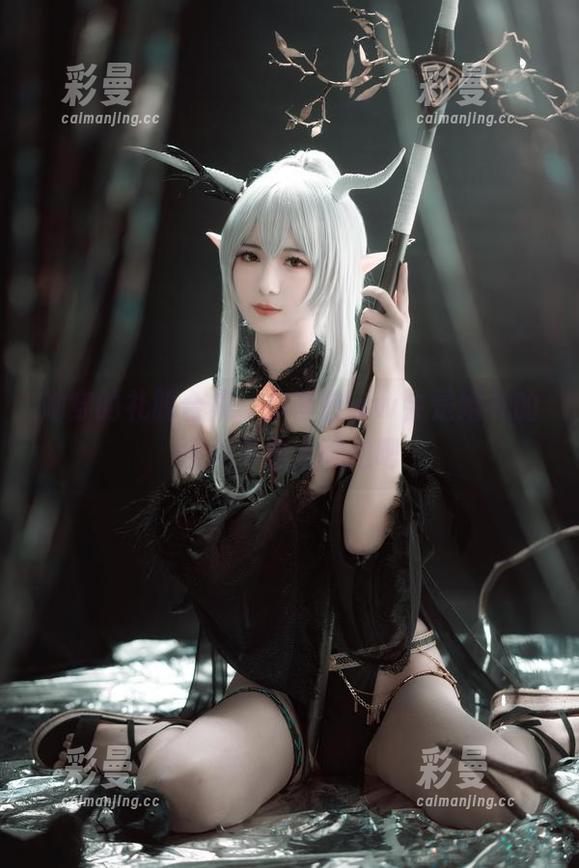 弥音音ww 她穿的礼服合集,弥音音ww会是婚礼的焦点不会太尴尬吧