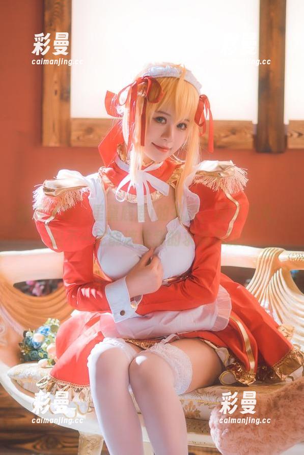 星黛鹿鹿i 图库分享:星黛鹿鹿i的礼服,闪闪发光,但不一定能遮住我的求偶本能!