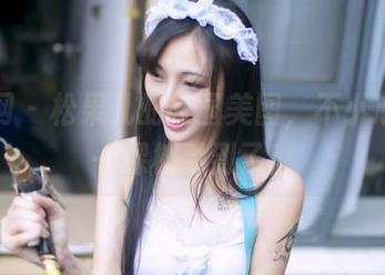 果团网 – 松果儿的校园美图，不小心就被一棵树看到了！