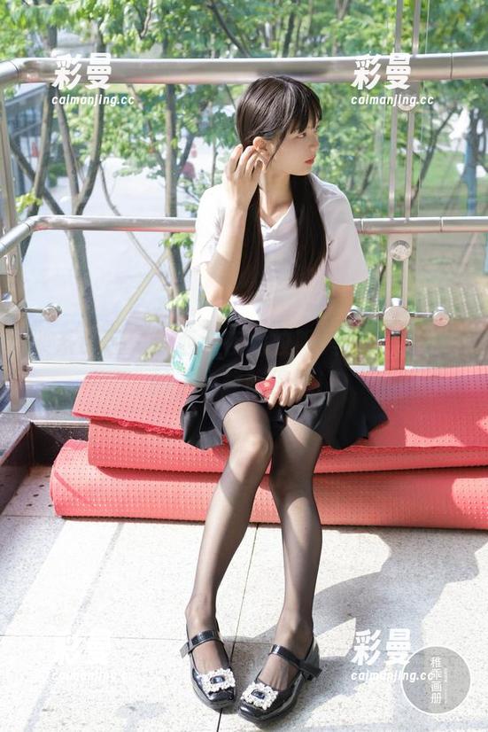 柴系小乖 - 赤西夜夜的校服美图，资源荒的人也能吃得饱！