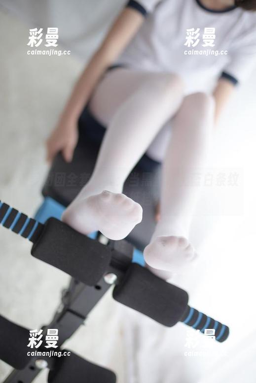 森萝财团 森萝财团全套写真:当黑丝遇上蓝白条纹,谁能抵挡?