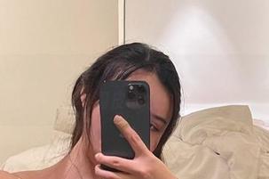 微密圈 – 水蜜桃米米与她的白衬衫:高清图库里的日常调皮喷水!