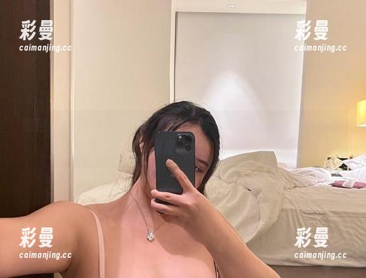 水蜜桃米米 微密圈 - 水蜜桃米米与她的白衬衫:高清图库里的日常调皮喷水!