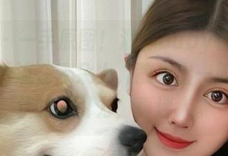 微密圈 – 一手原图！海豚baby在连体衣里好像漂流在云朵上，散发出一股难以名状的吸引力，真迷人。
