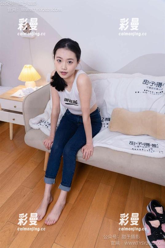 甜予摄影-梨子 甜予摄影 - 梨子的私拍资源,尴尬又吸引人的脏白棉袜,如何解读?