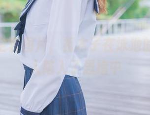 看完这全套图片，祖木子在泳池的样子让人陷入了思绪中