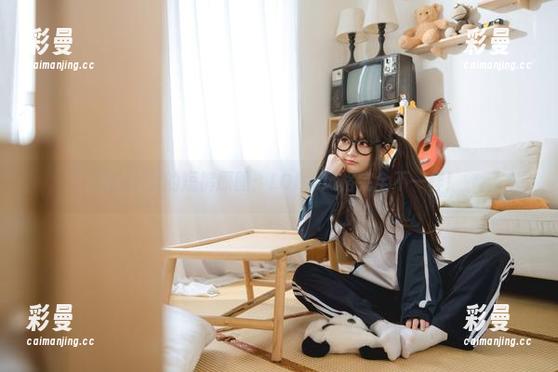 神沢永莉的短裤原图：LOL，风格完全不一样！