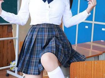 秀人网 – 在伍晓丽Shirley的秘书写真里,高清不仅是画质,连气质也得高清还原!