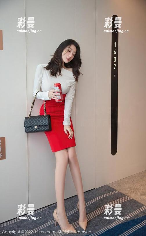 秀人网-战姝羽Zina 秀人网 - 战姝羽Zina:瑜伽写真集,搞得我连坐都不太敢坐,怕变得有些僵硬!